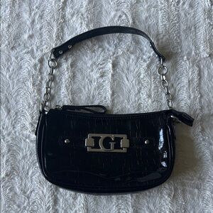 Guess Elegant Black Croc-Embossed Shoulder Bag EUC